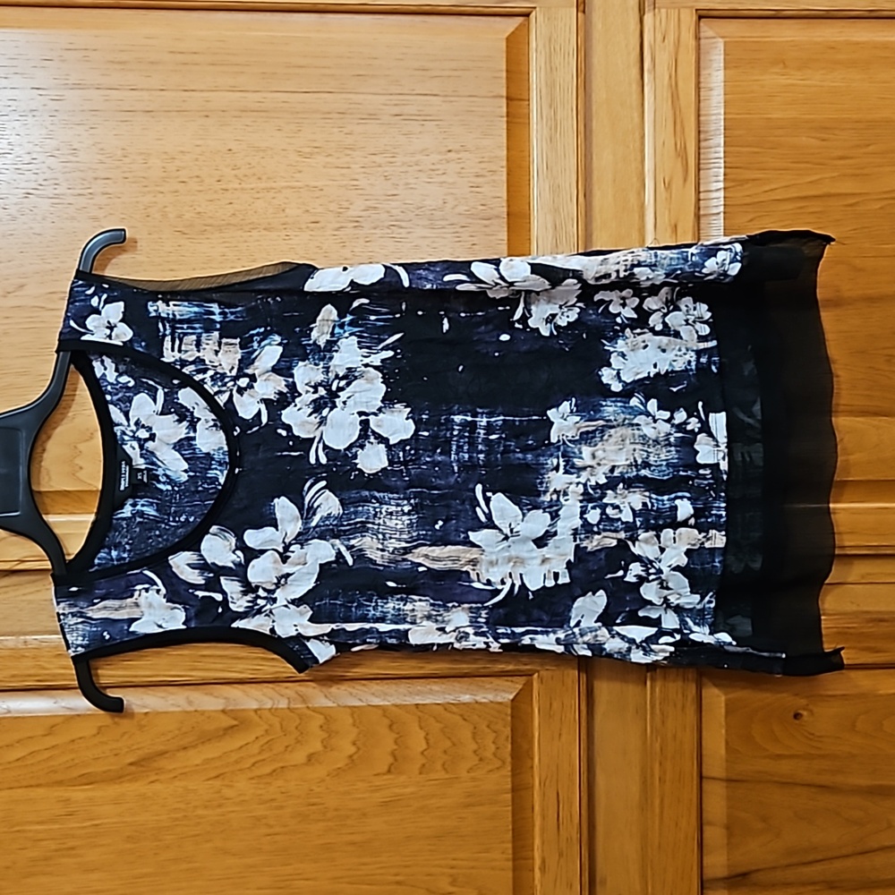 Vera Wang Shear Lined Floral Sleveless Tunic/ Blouse. Sz: XS